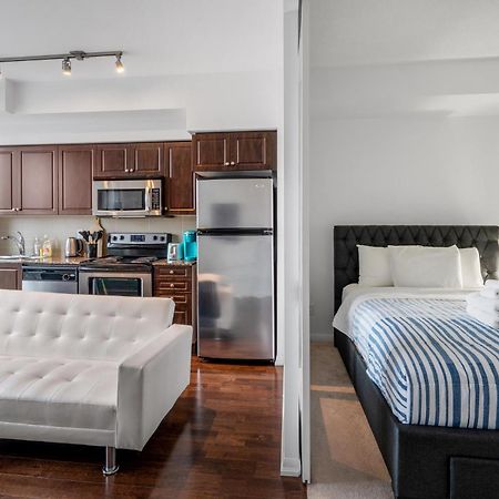 Downtown Toronto 1 Bdrm Condo With Parking And Views מראה חיצוני תמונה